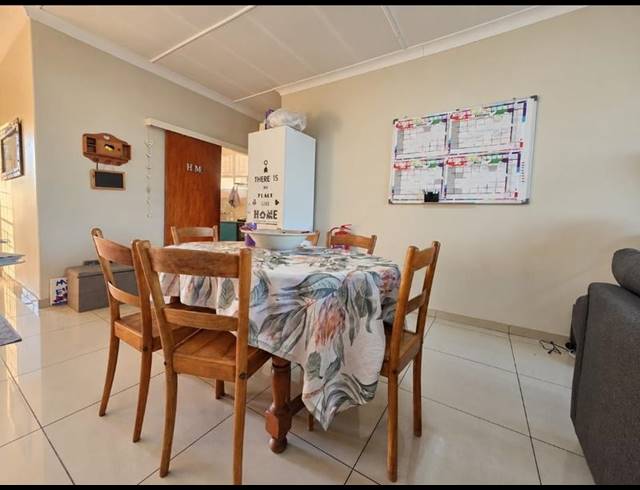 2 BEDROOM APARTMENT FOR SALE IN ALBERTON NORTH